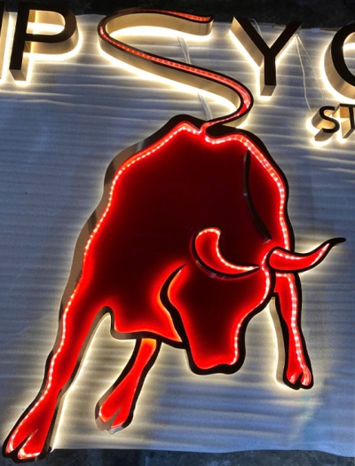 Logo & Chữ inox hắt sáng chân Tipsy Cow Steakhouse