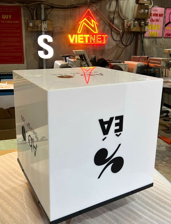 Hộp đèn quảng cáo Ab Design