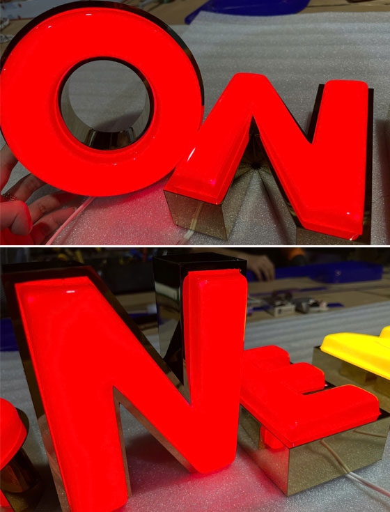 Chữ mica hút nổi ONE Neon