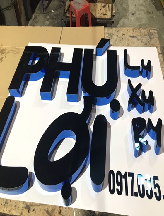 Chữ inox xanh dương gương Phú Lợi