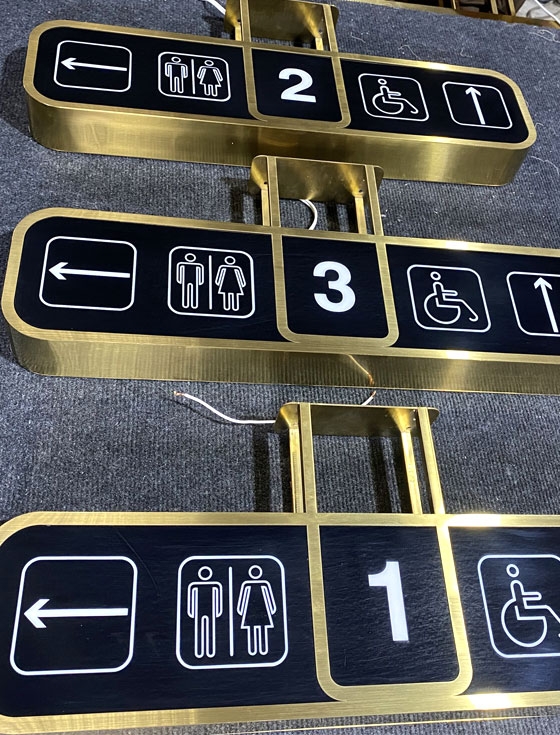 Hộp đèn quảng cáo thả trần