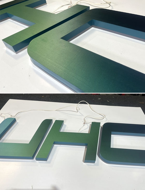 Bảng hiệu chữ inox sơn hấp nhiệt UHC
