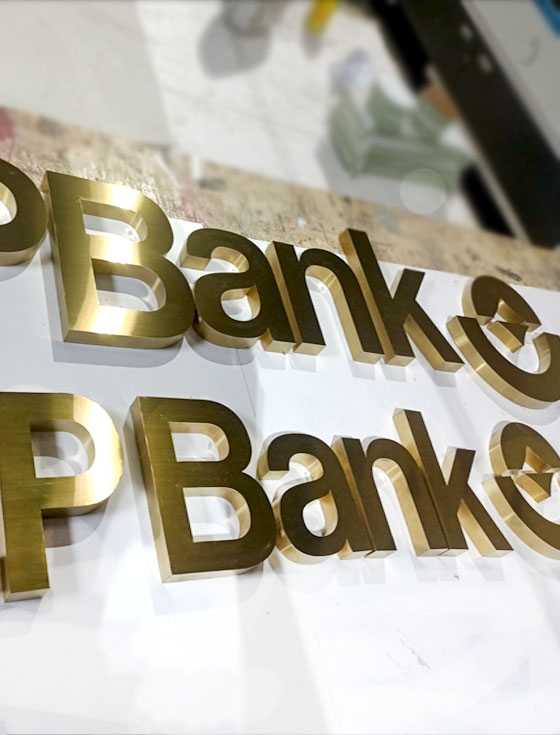 Chữ inox vàng xước Ngân hàng LP Bank