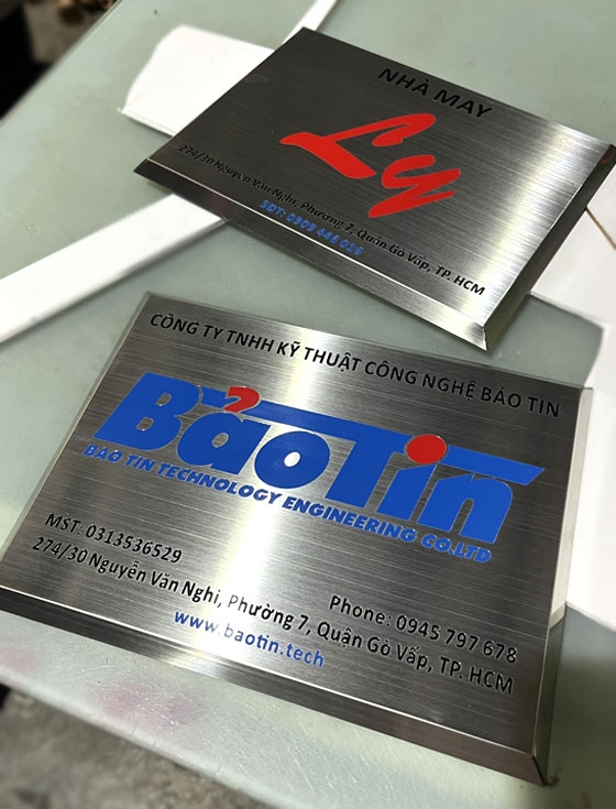 Bảng tên công ty inox ăn mòn Bảo Tín