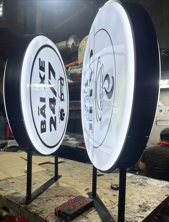 Hộp đèn mica hút nổi Cà phê Nhớ
