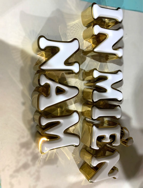 Chữ mica hút nổi In Miền Nam