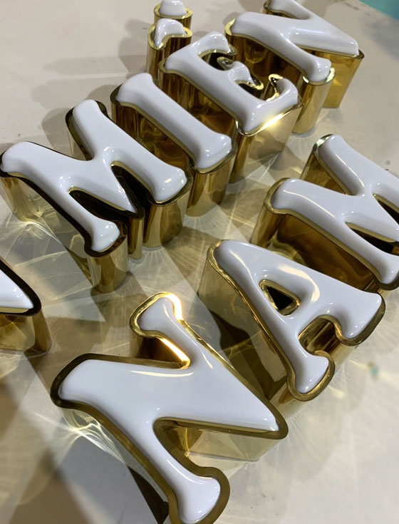 Chữ mica hút nổi In Miền Nam