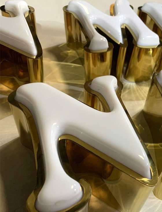 Chữ mica hút nổi In Miền Nam